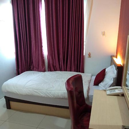 D&D Guest House & Cafe Syariah Medan Dış mekan fotoğraf