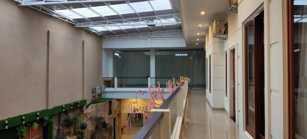 D&D Guest House & Cafe Syariah Medan Dış mekan fotoğraf