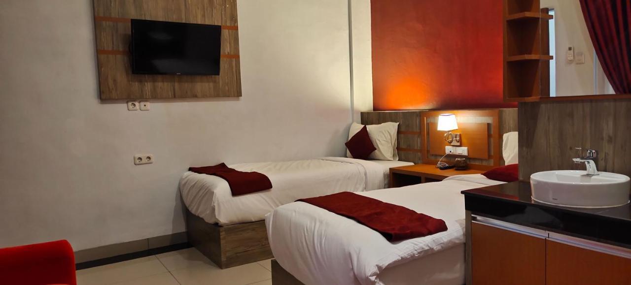 D&D Guest House & Cafe Syariah Medan Dış mekan fotoğraf