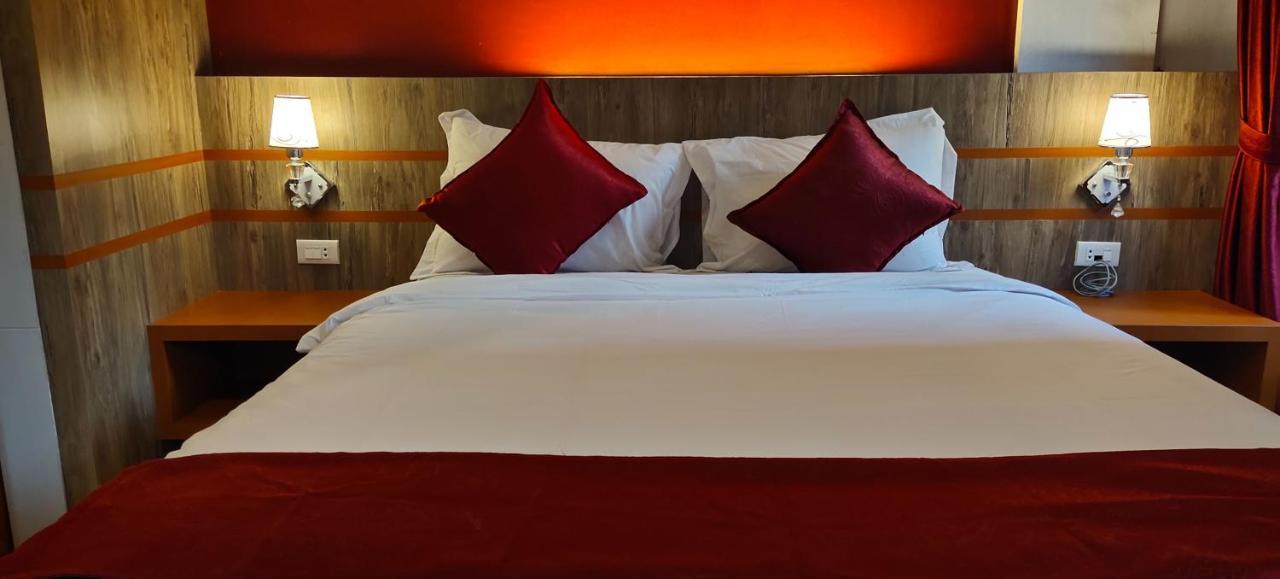 D&D Guest House & Cafe Syariah Medan Dış mekan fotoğraf
