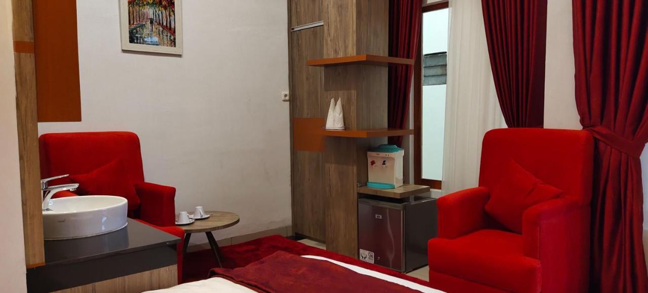 D&D Guest House & Cafe Syariah Medan Dış mekan fotoğraf