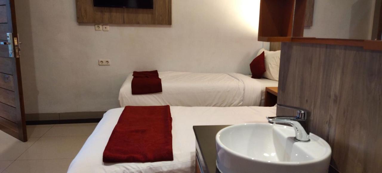 D&D Guest House & Cafe Syariah Medan Dış mekan fotoğraf