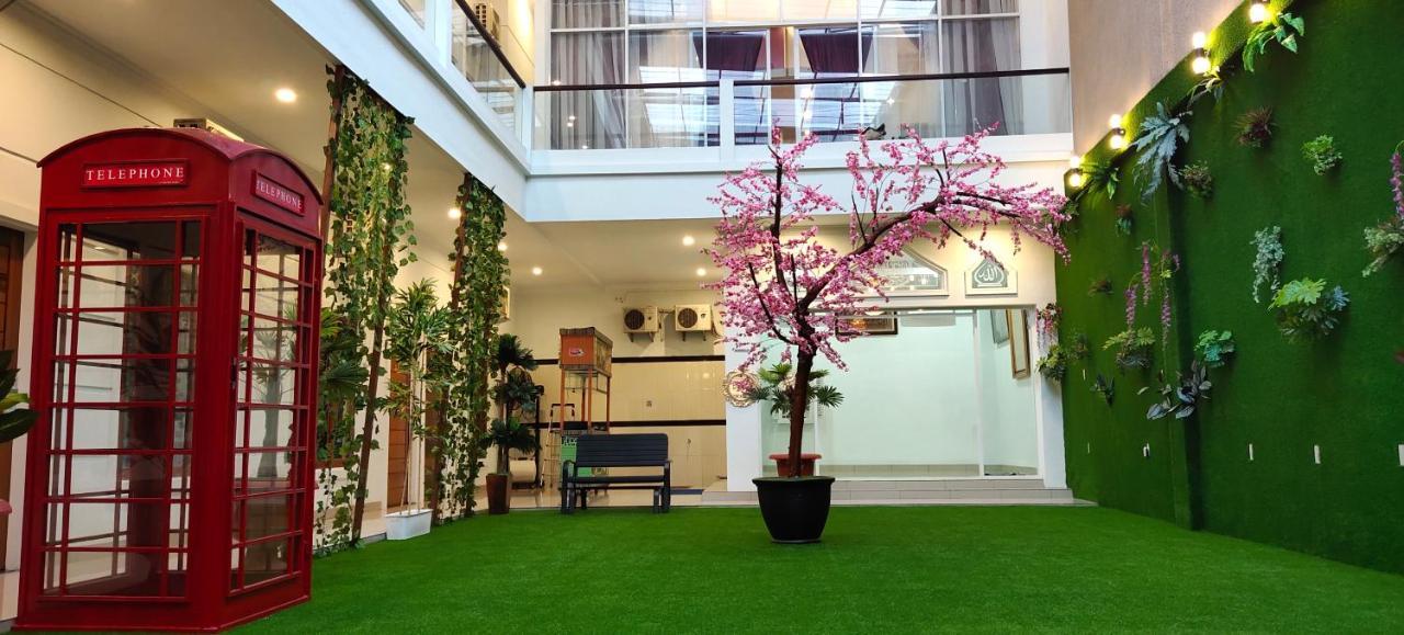 D&D Guest House & Cafe Syariah Medan Dış mekan fotoğraf